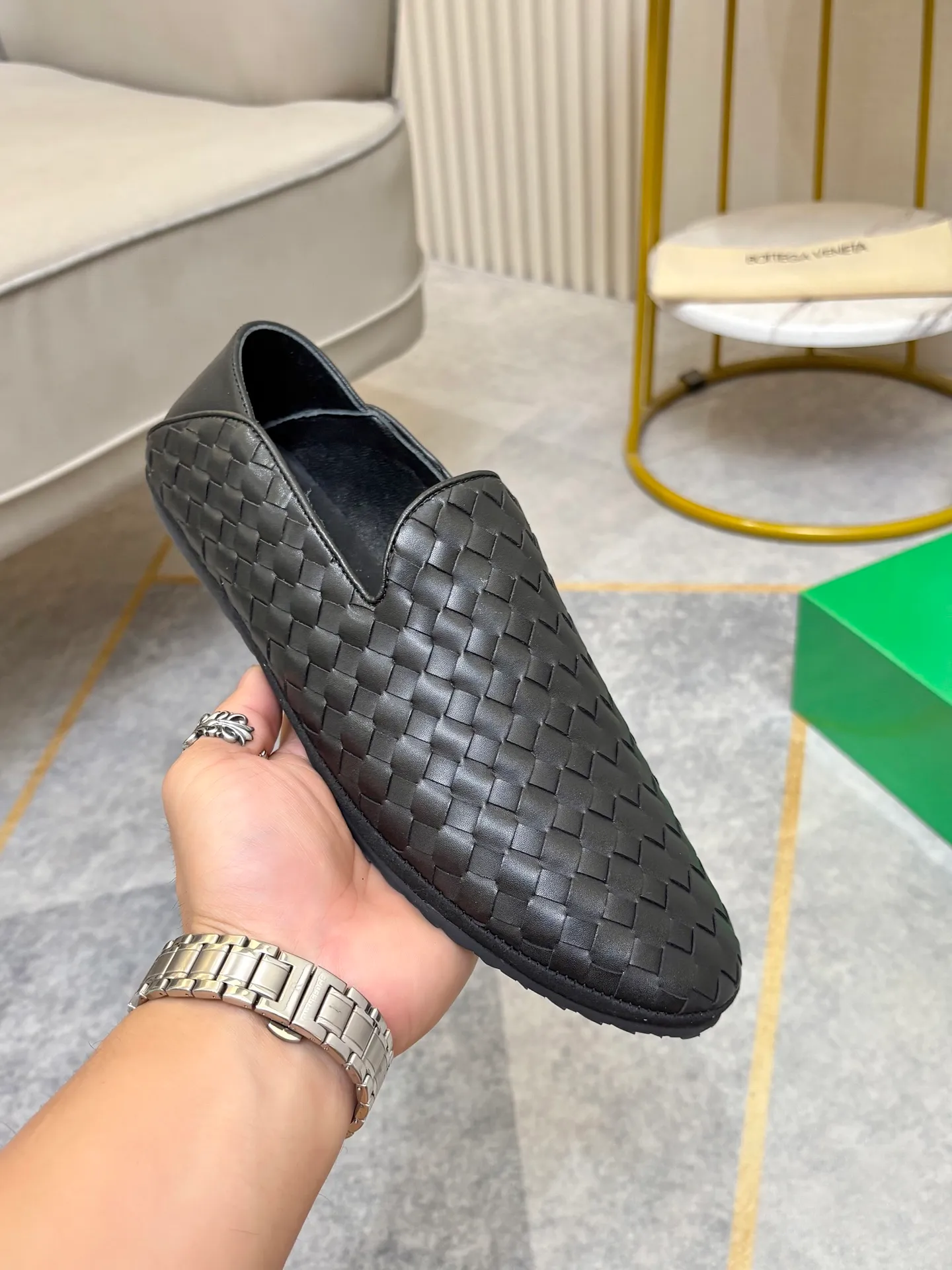 P420. BV men's casual shoes, handsome and versatile low-top shoes, woven cowhide upper, pigskin lining for the feet, 🌺🌺perfect shoe last, 🌲🌲 fashionable and handsome, comfortable on the feet, 🚗🚗wear-resistant and non-slip rubber outsole. Code number: 38-44. 45 is custom-made and cannot be returned or exchanged